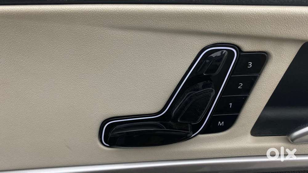 Mahindra Xuv700 2.0 Ax 7 Petrol At Luxury Pack Str, 2023, Petrol