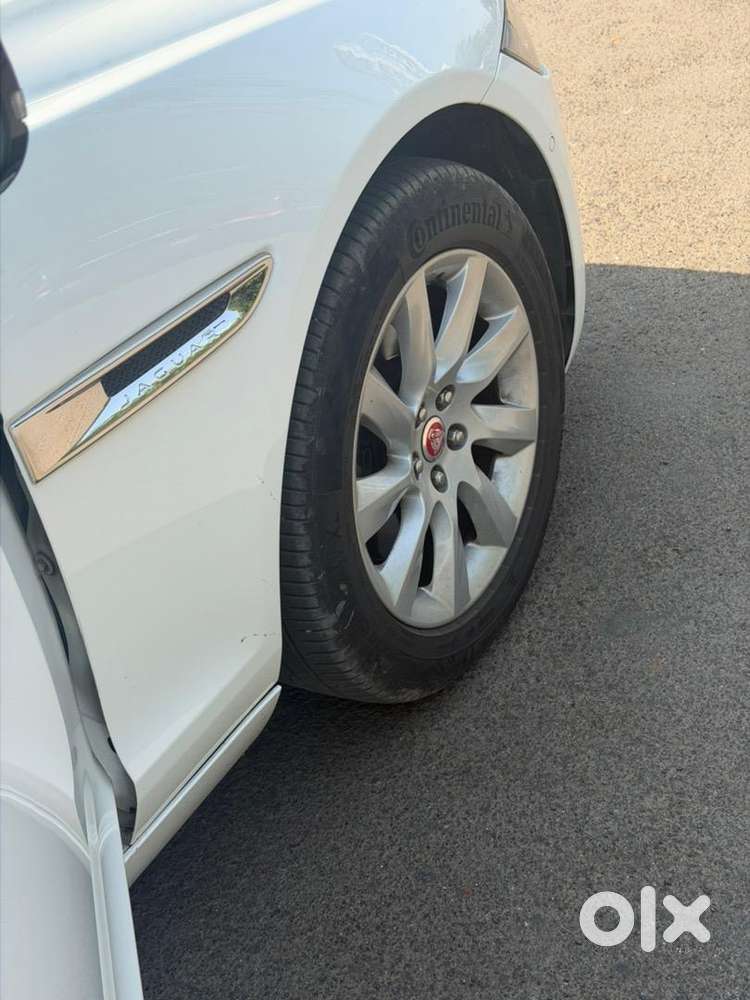 Jaguar Xf 2019 Petrol 67300 Km Driven