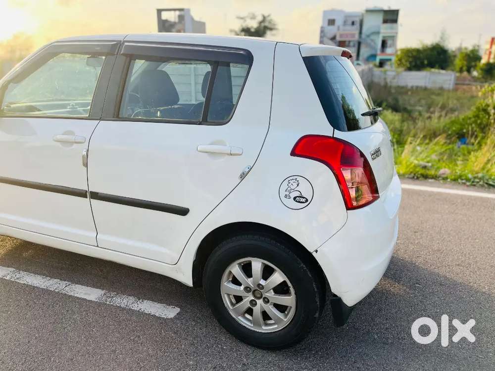 Maruti Suzuki Swift 2010 Petrol 84000 Km Driven