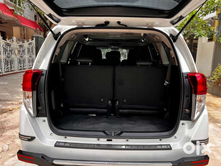 Toyota Innova Crysta 2.4 V 8 Str, 2023, Diesel