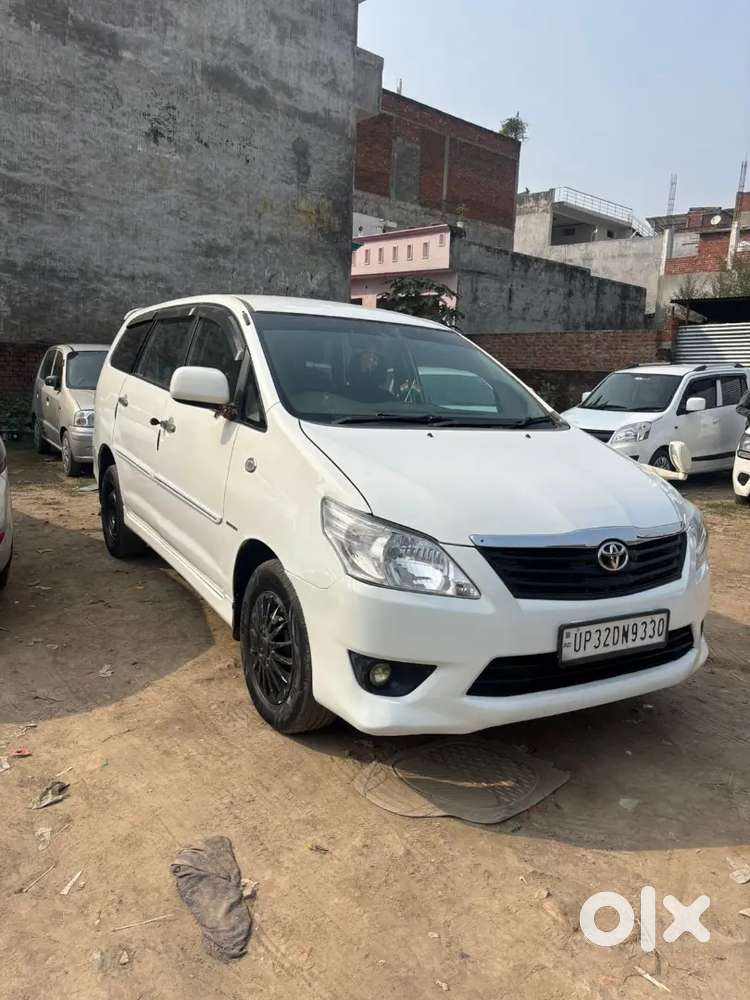 Toyota Innova Hycross 2012 Diesel Manual