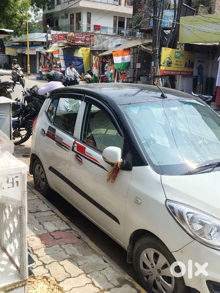 Hyundai I10 Sportz 2011 Well Maintain Condition Mein Hai Cng Laga Huaa