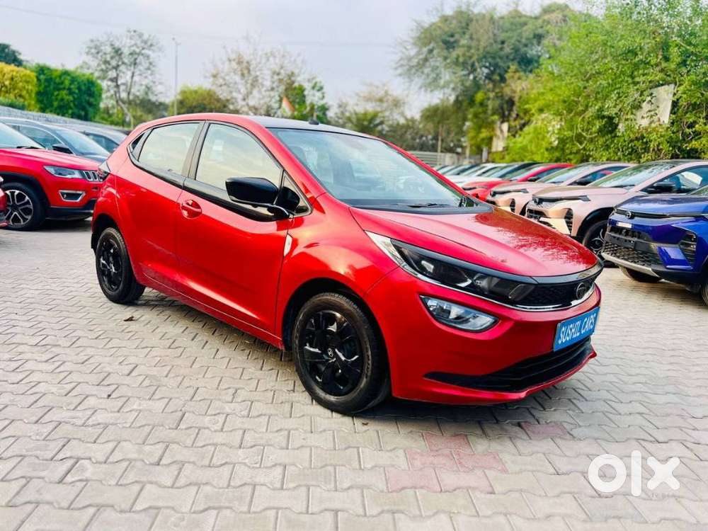 Tata Altroz, 2025, Petrol