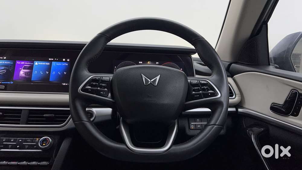 Mahindra Xuv700 2.2 Ax 7 Diesel At Str, 2022, Diesel