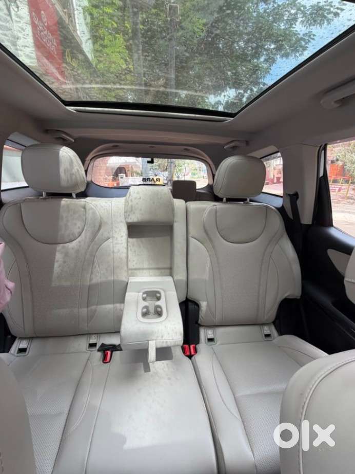 Mahindra Xuv700 2.0 Ax 7 Petrol At Str, 2025, Petrol