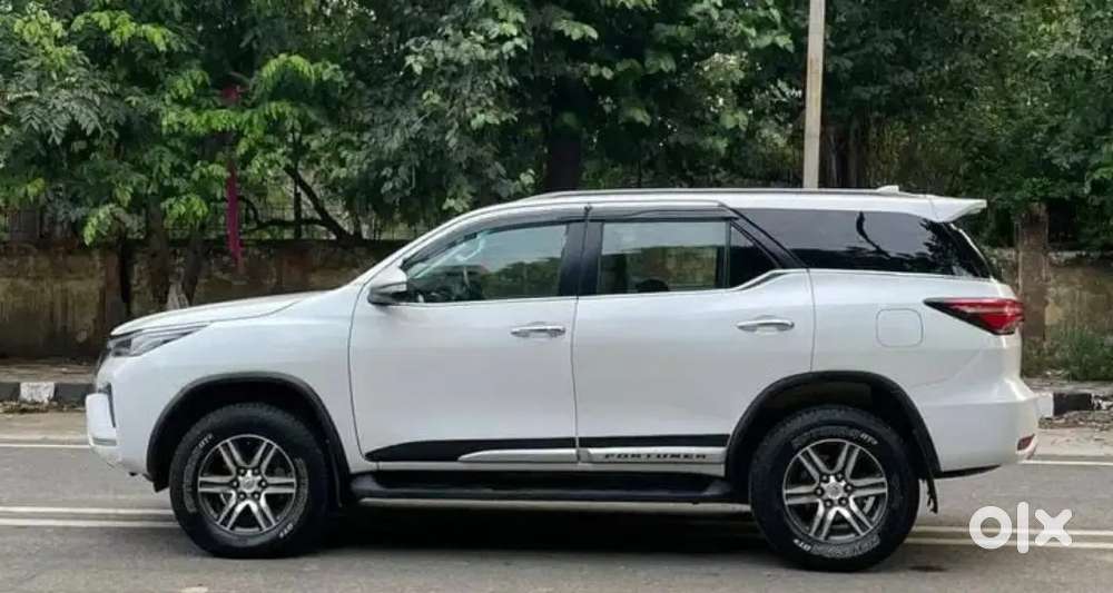 Toyota Fortuner Automatic 4&times;2 Vip Number