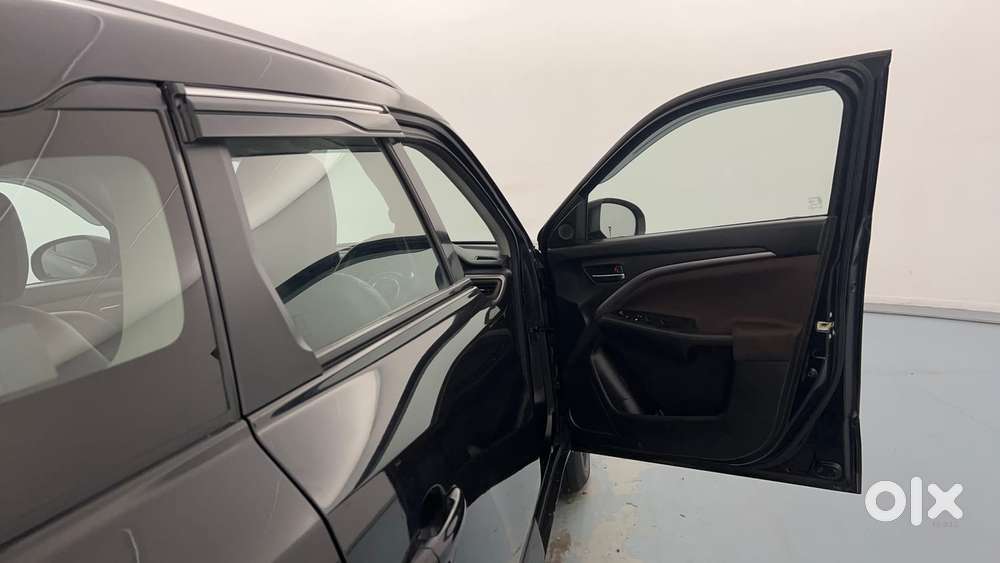Maruti Suzuki Vitara Brezza 1.5 Zxi At, 2023, Petrol