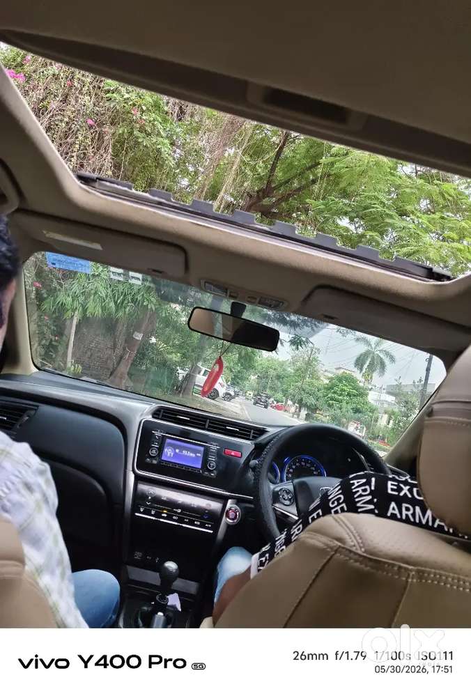 Sunroof, Push Button Start,cruise Control