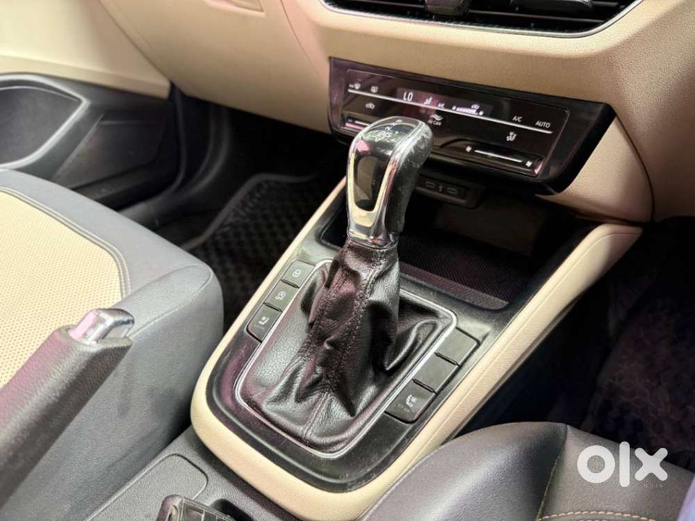 Skoda Slavia 1.0 Tsi Style At, 2023, Petrol