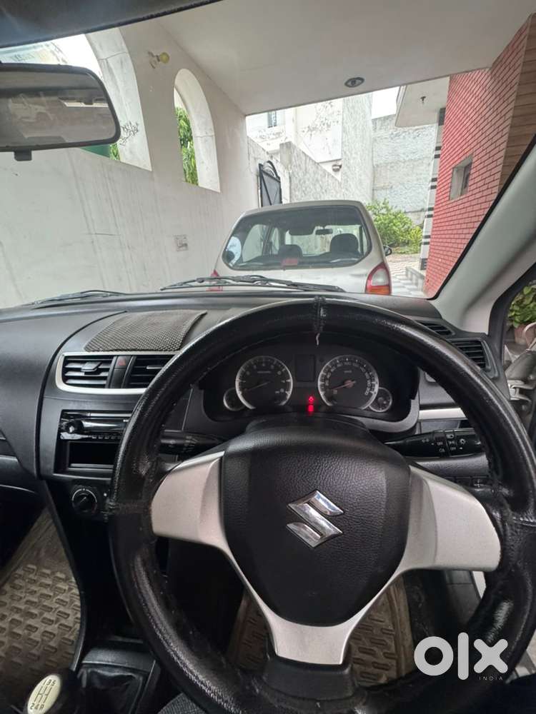 Maruti Suzuki Swift Petrol 2012