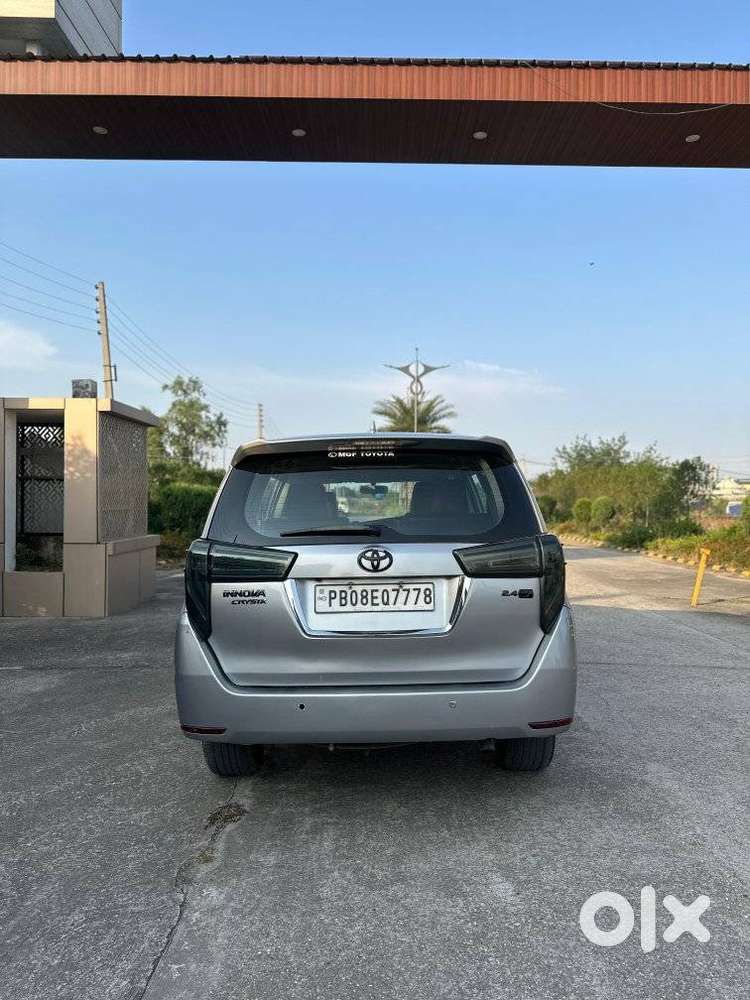 Toyota Innova Crysta 2.4 G Mt 7 Str, 2017, Diesel
