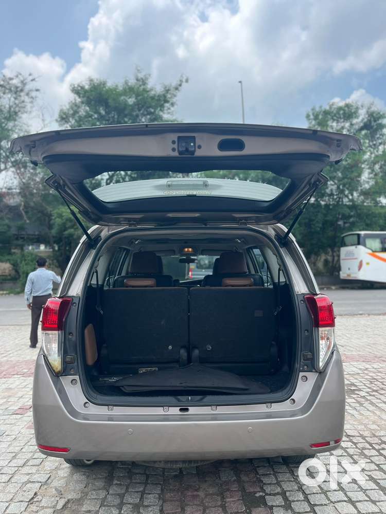 Toyota Innova Crysta 2.8 Z, 2016, Diesel