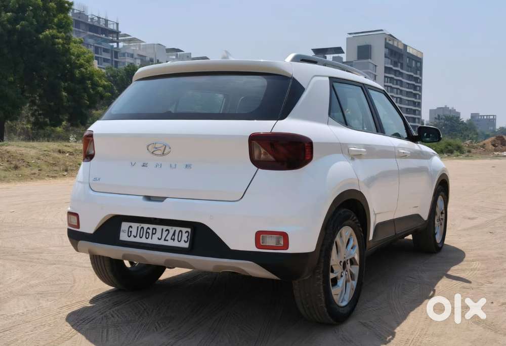 Hyundai Venue Sx Dual Tone, 2022, Diesel