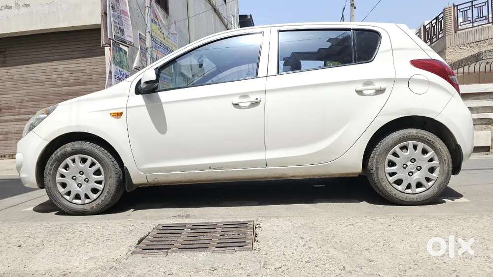 Hyundai I20 2012 Diesel Well Maintained Army Person Car