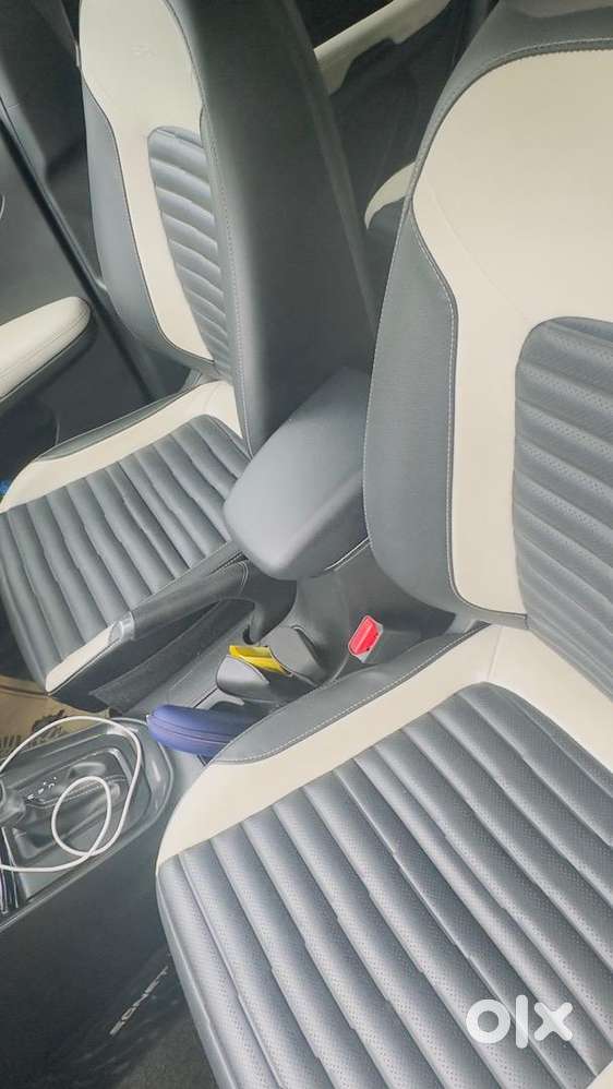 2024 Kia Sonet Gt-line Petrol  18.5k Km  Free Kia Service