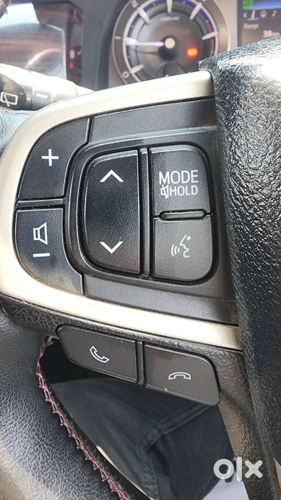 Toyota Innova Crysta 2.4 V 8 Str, 2017, Diesel