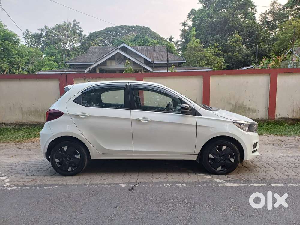 Tata Tiago 1.2 Revotron Xt (o), 2025, Petrol