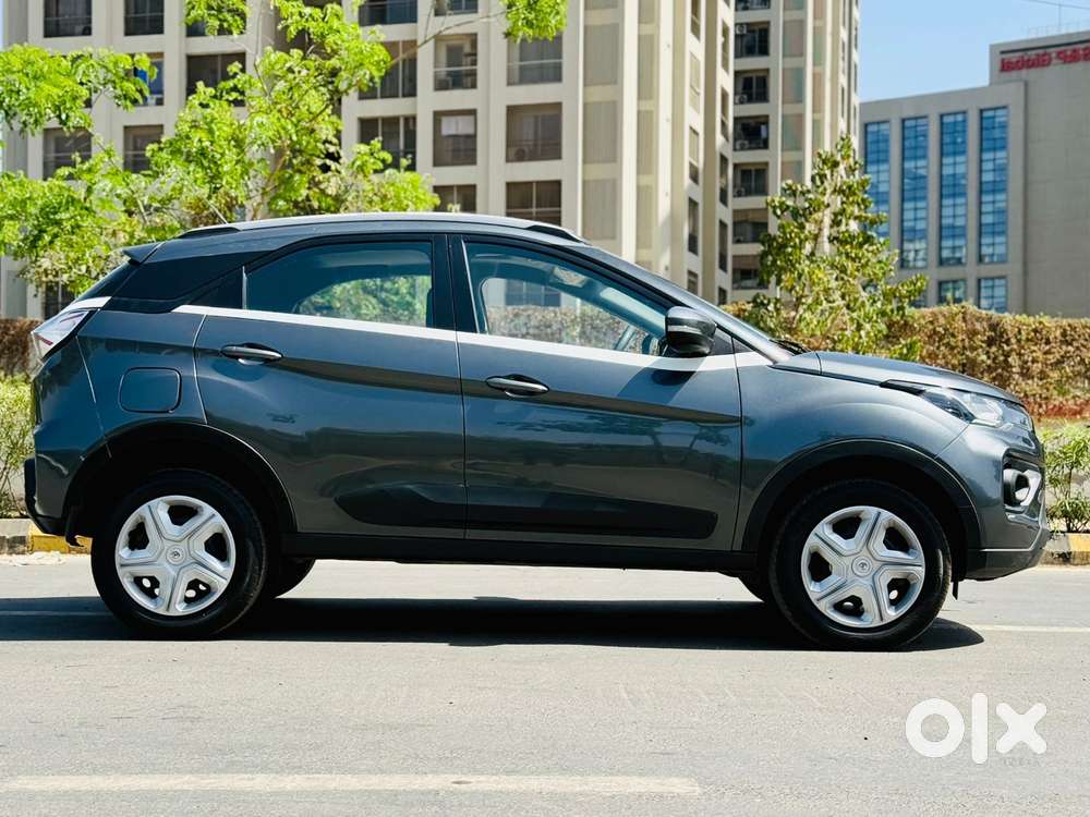 Tata Nexon 1.2 Revotron Xma Amt (s), 2023, Petrol