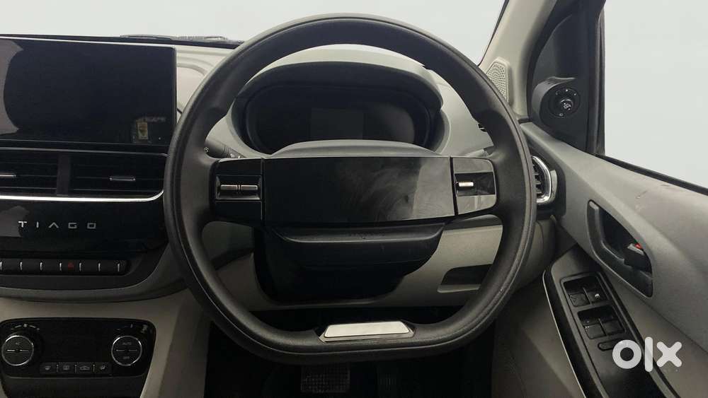 Tata Tiago 1.2 Revotron Xza, 2025, Petrol
