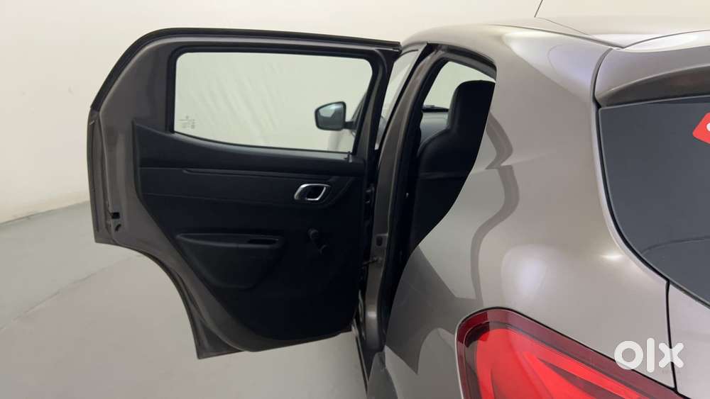 Renault Kwid 2019-ongoing 1.0 Rxt Amt (o), 2018, Petrol