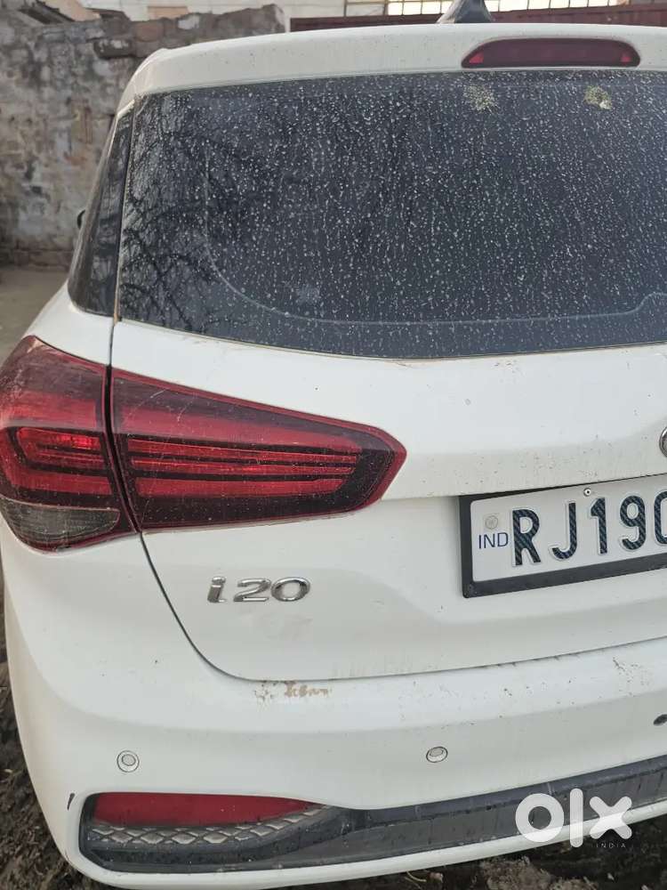 Well-maintained 2019 Hyundai I20 Asta - White