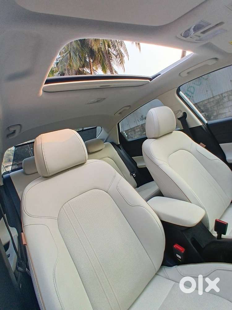 Hyundai Verna 1.5 Sx (o) Ivt, 2024, Petrol