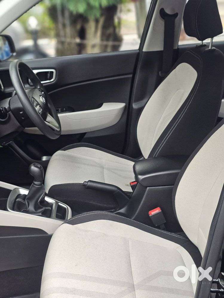 Hyundai Venue 1.2 S (o), 2024, Petrol