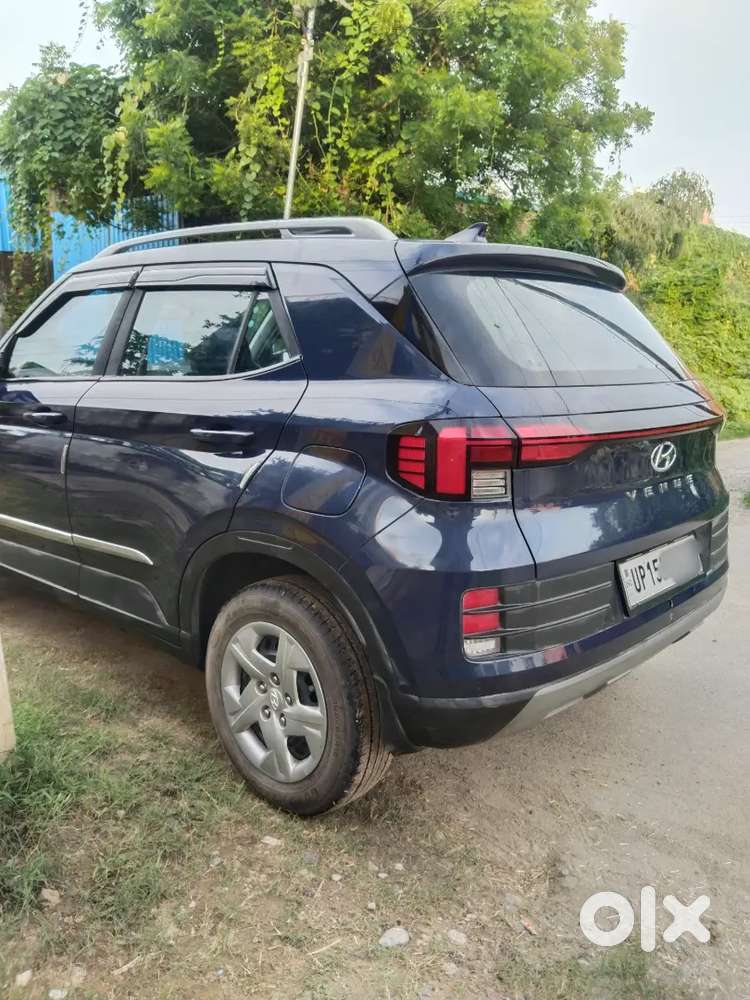 Hyundai Venue 2022 Petrol Manual November 2022 Registration