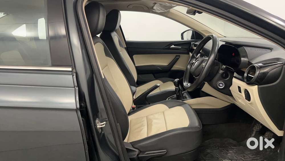 Skoda Slavia Style 1.0l Tsi Mt, 2023, Petrol