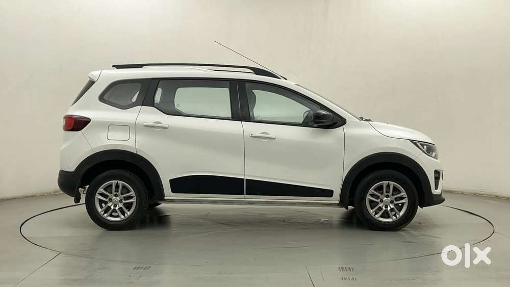 Renault Triber Rxt, 2022, Petrol