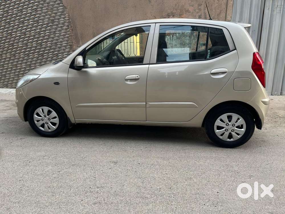 Hyundai I10 Sportz At, 2013, Petrol