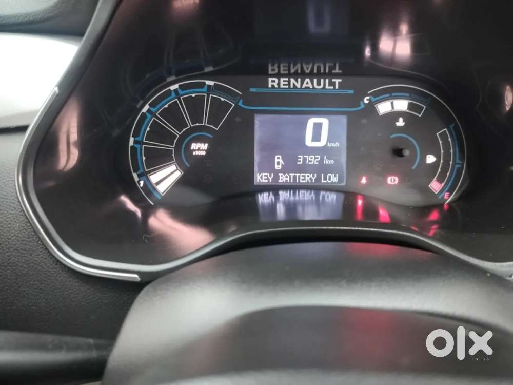 Renault Triber Rxz, 2021, Petrol
