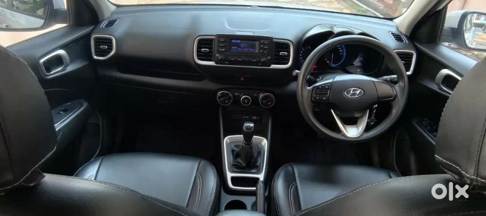 Hyundai Venue 2022 Petrol Well Maintained