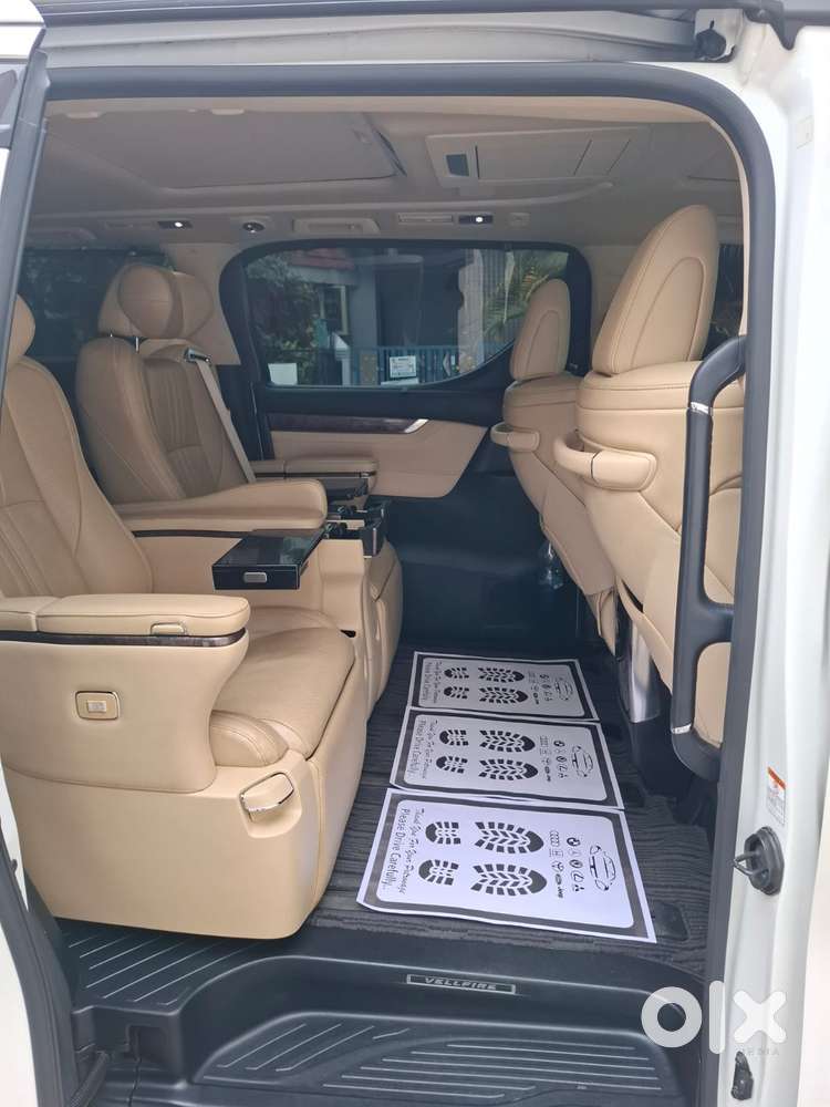Toyota Vellfire 2.5 Executive Lounge, 2021, Petrol