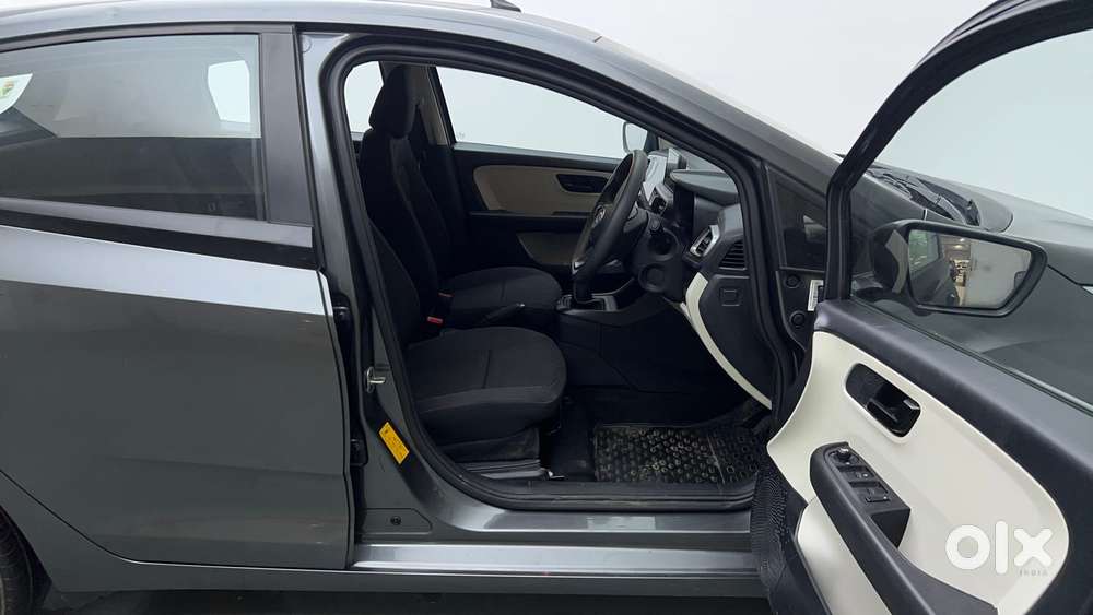 Tata Altroz 1.2 Xt, 2022, Petrol