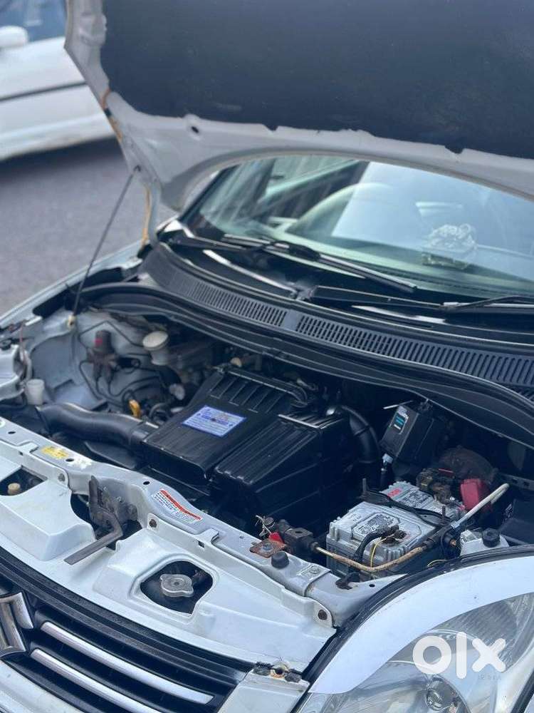 Maruti Suzuki Swift Dzire 1.2 Vxi Bsiv, 2010, Cng & Hybrids
