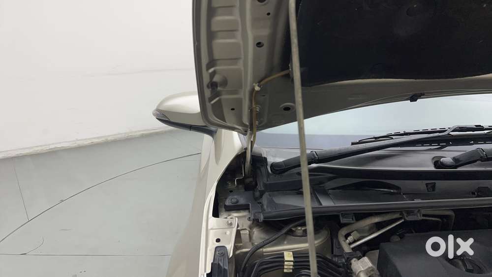 Toyota Corolla Altis 2013-2017 Vl At, 2016, Petrol
