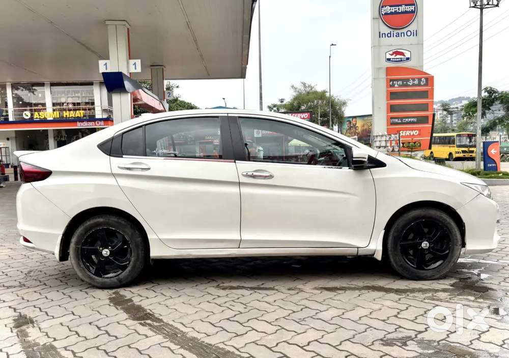 Honda City 2015 Petrol Automatic Vx Optional 74000 Km Driven