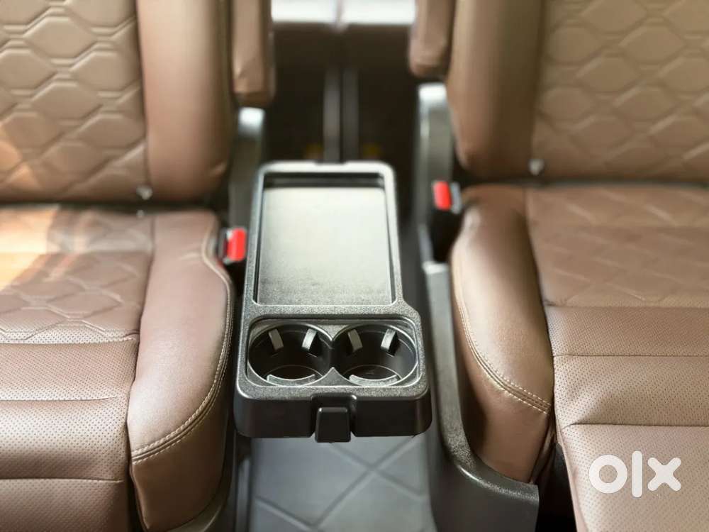 Toyota Innova Hycross 2.0 Zx (o) Hybrid 7 Str, 2024, Petrol