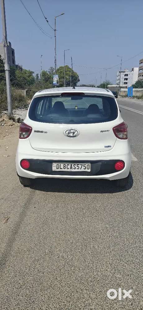 Hyundai Grand I10
Sports 1.2
1st Owner 
Petrol
2017(nov Month)