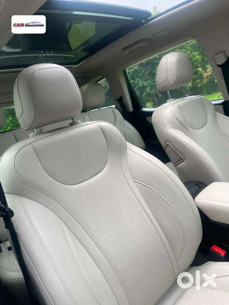 Mahindra Xuv700 2.0 Ax 7 Petrol At Str, 2023, Petrol