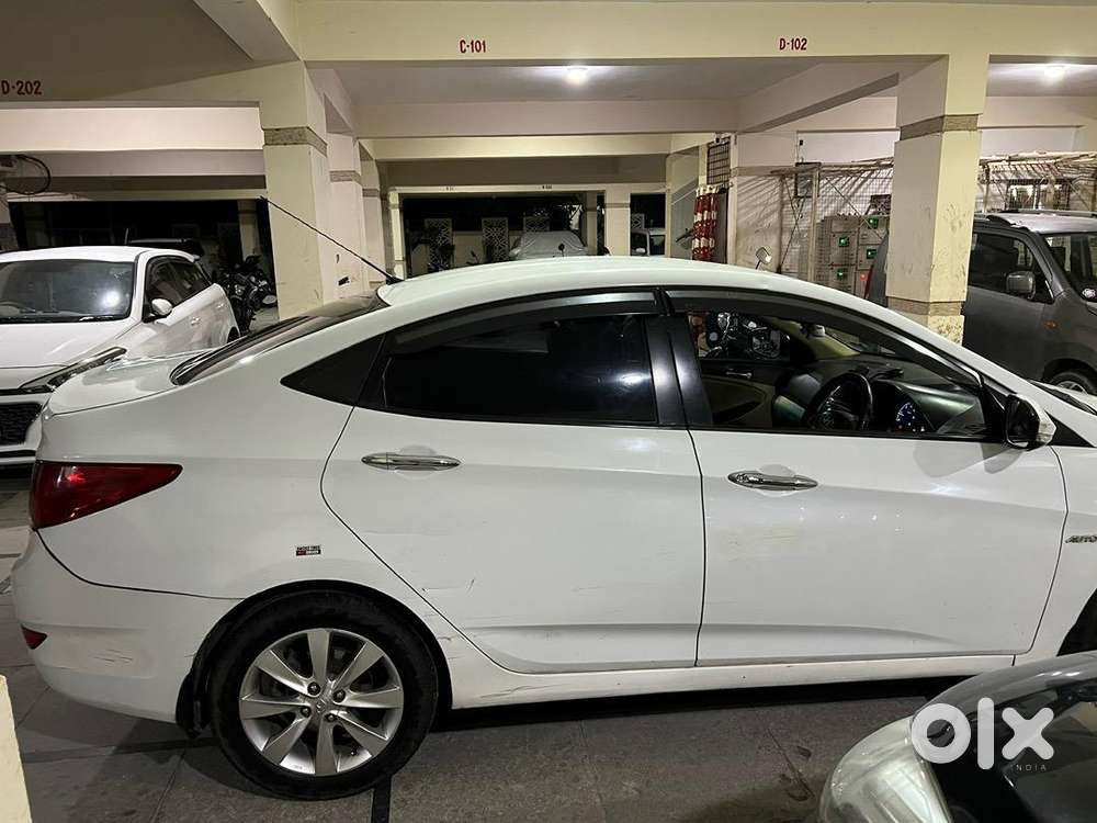 Hyundai Fluidic Verna