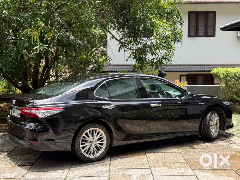 Toyota Camry 2020 Hybrid Well Maintained