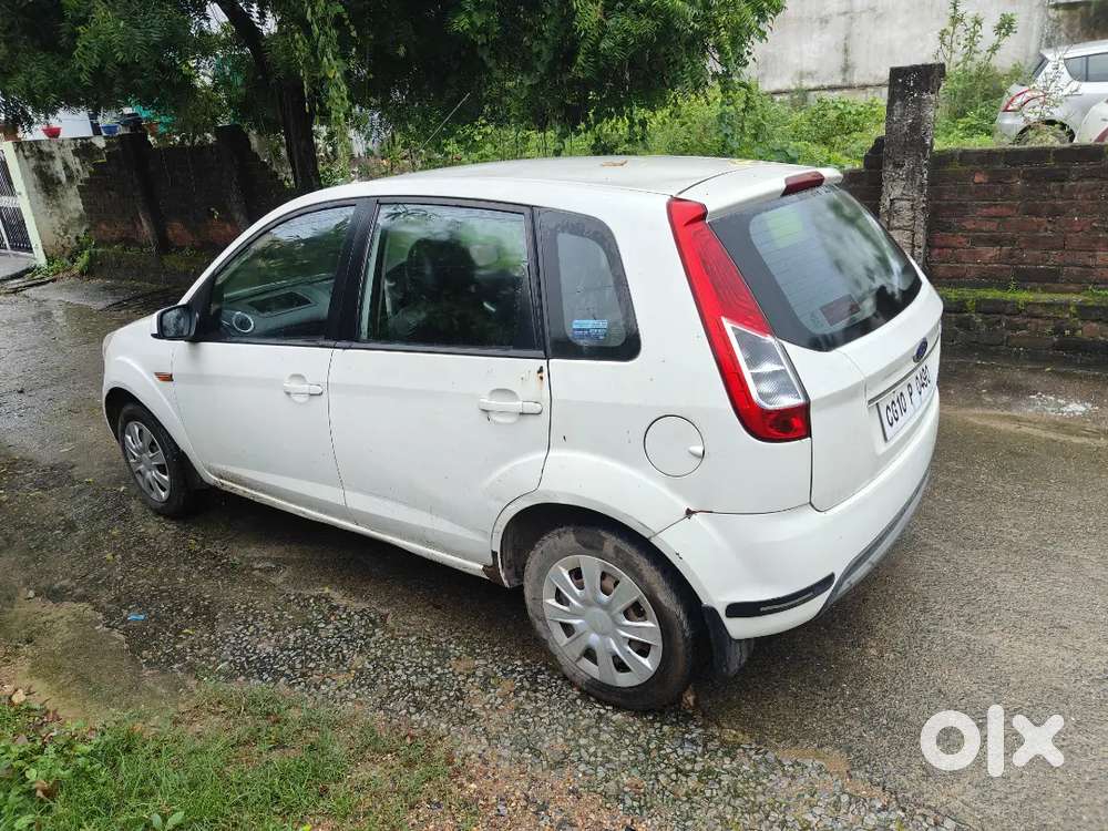 Ford Figo Petrol Zxi 2014 Year Car