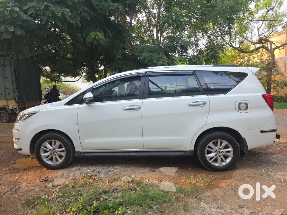 Selling Innova Crysta Vx 2018 Model