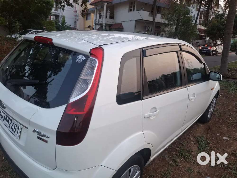 Ford Figo 2010 ,white Colour
