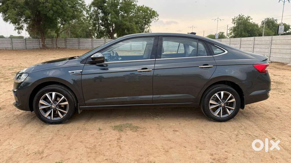 Skoda Slavia 1.0 Tsi Style At, 2023, Petrol