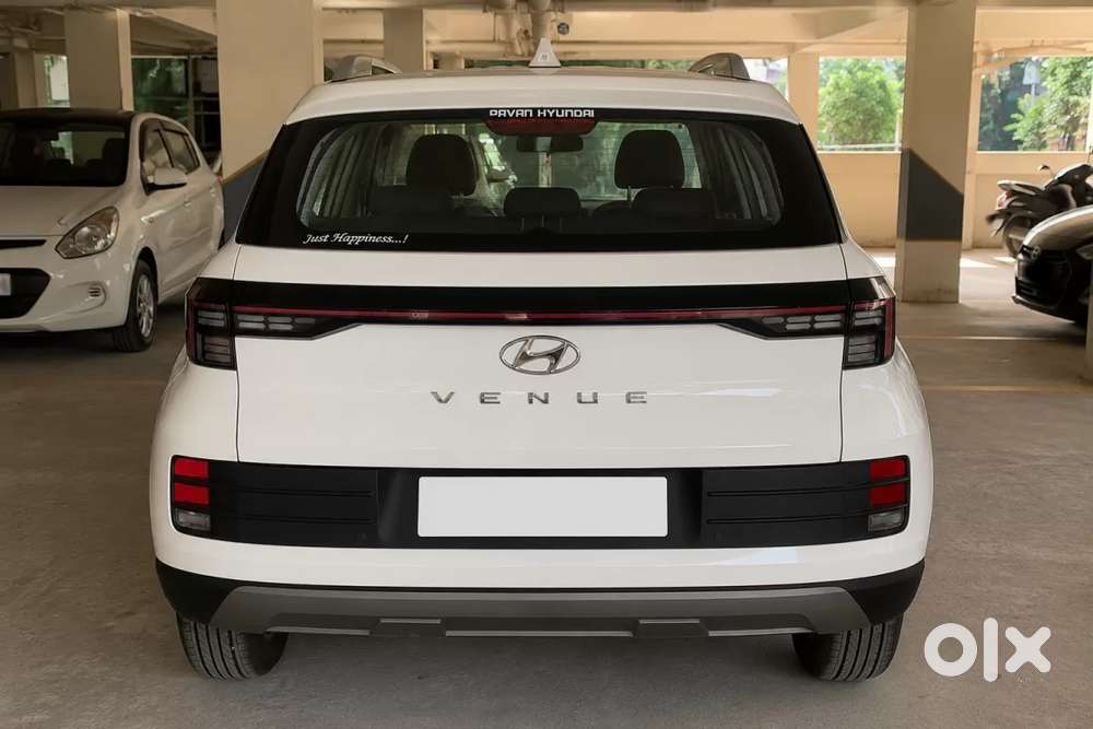 Hyundai Venue 1.2 S (o), 2024, Petrol