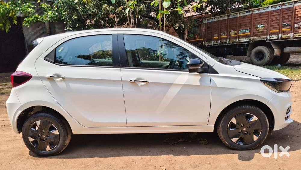 Tata Tiago 1.05 Revotorq Xz, 2026, Cng & Hybrids