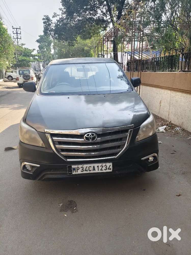 Toyota Innova 2012   Vip1234